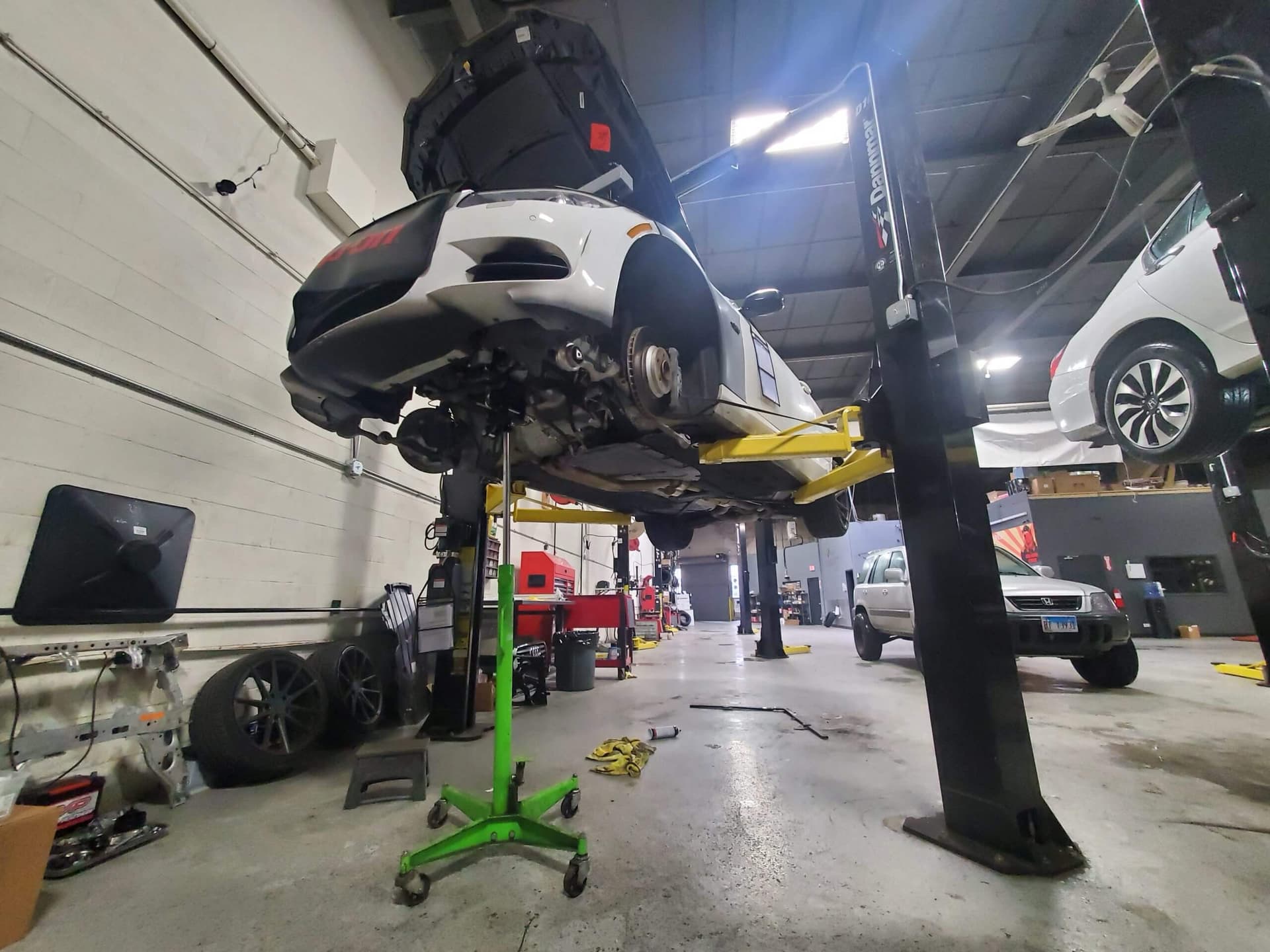 Expert engine diagnostic for knocking, overheating, and oil leaks Chicago.